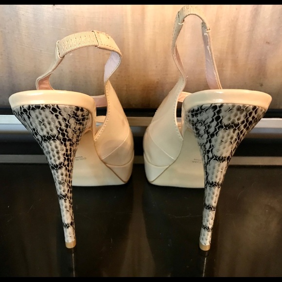 Colin Stuart Vintage Nude Platform Pump - Picture 3 of 6